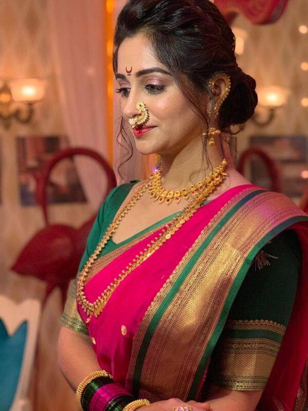 Gorgeous @priyanka_landge24 Engagement look 🔥😍 Makeup/hairstyles  @suraj_makeupartist_ . . . #maharashtrianbride #maharashtrian #trending #…  | Instagram
